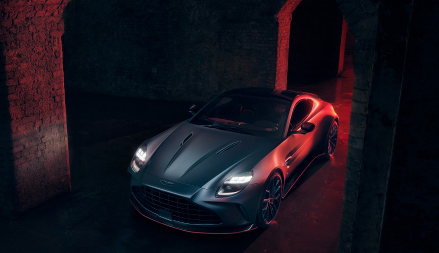 Yeni Vantage S Sahneye Çıktı