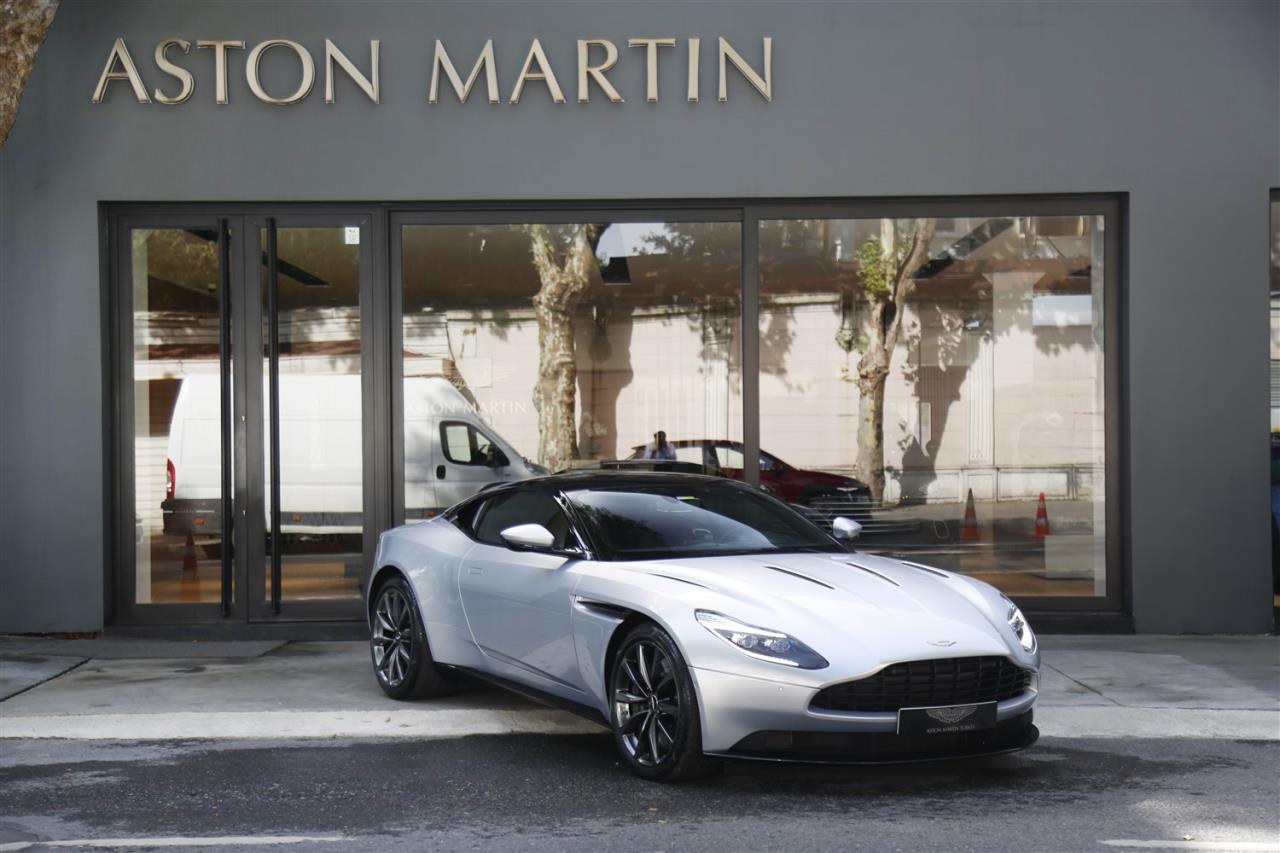 ASTON MARTIN DB11 V12