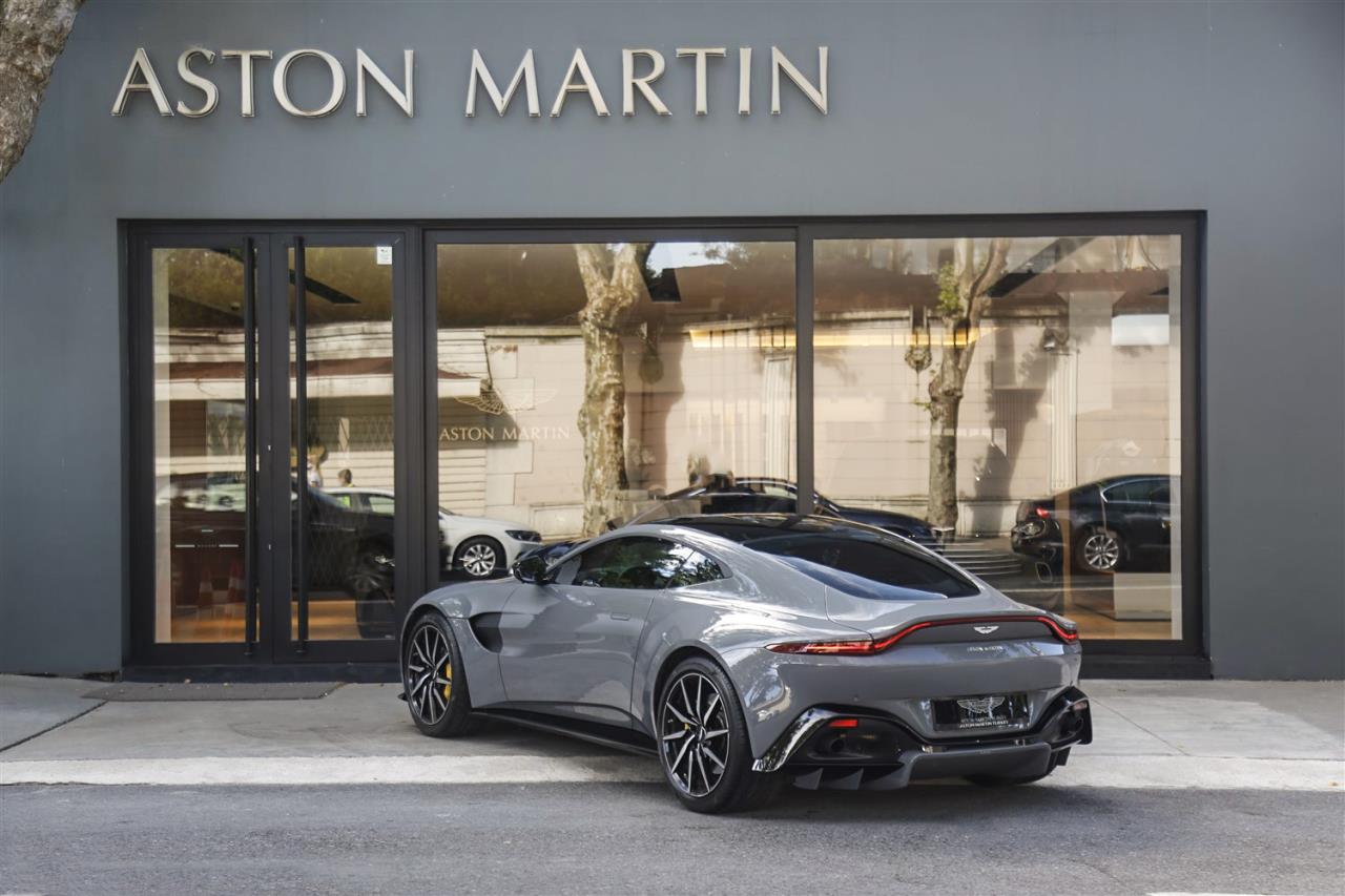 ASTON MARTIN VANTAGE V8