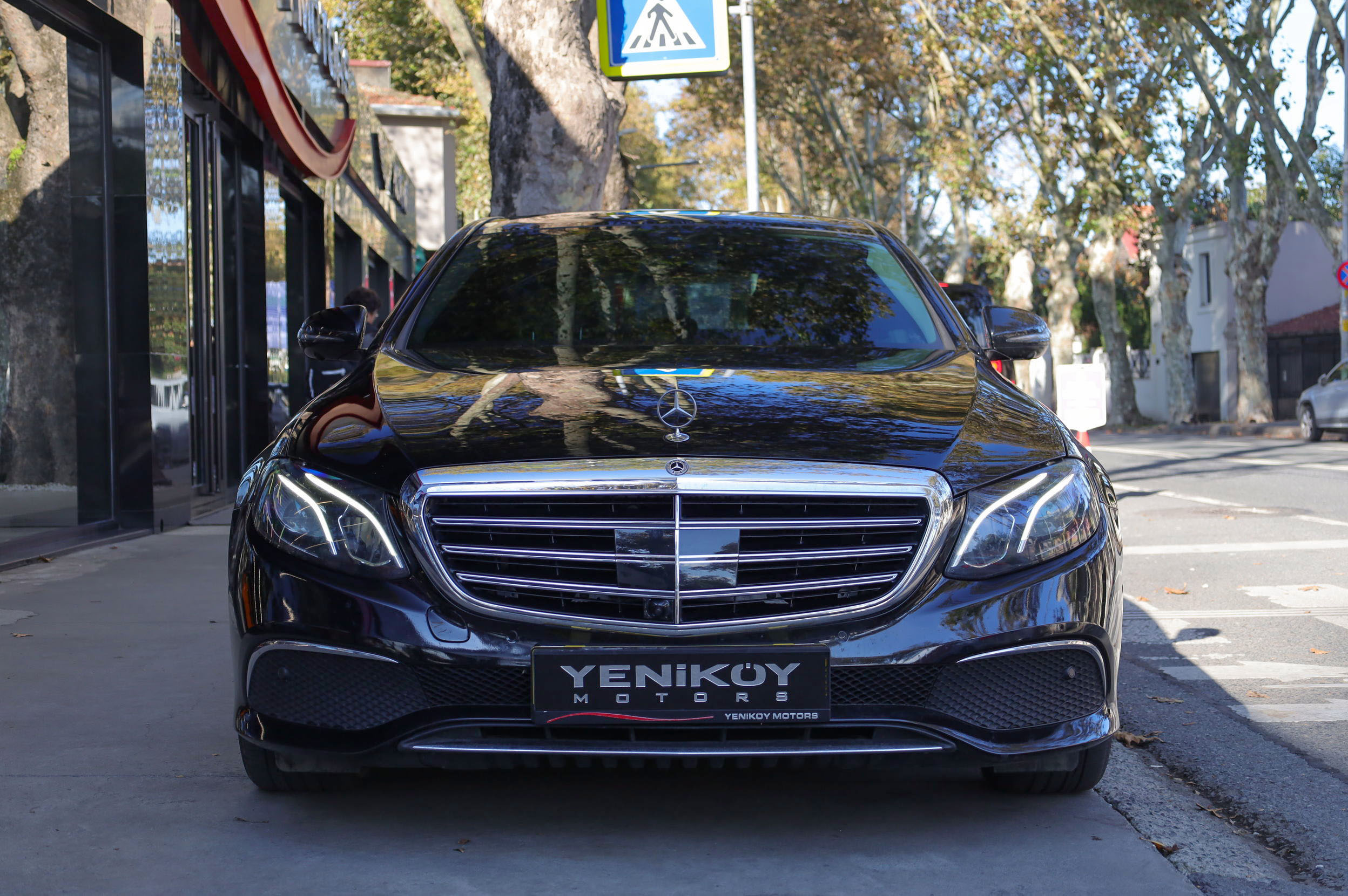 MERCEDES BENZ E180 AVANTGARDE