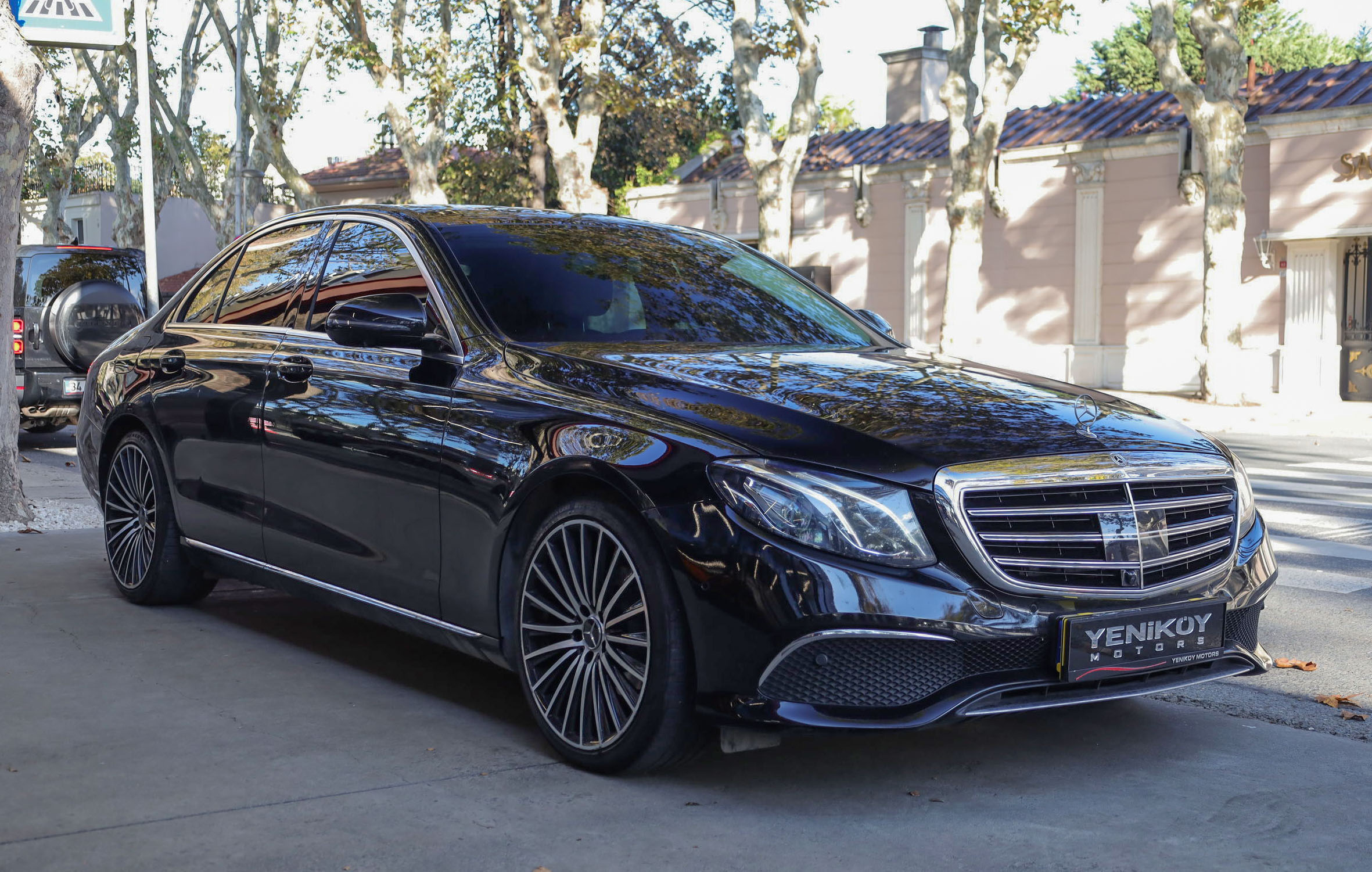 MERCEDES BENZ E180 AVANTGARDE