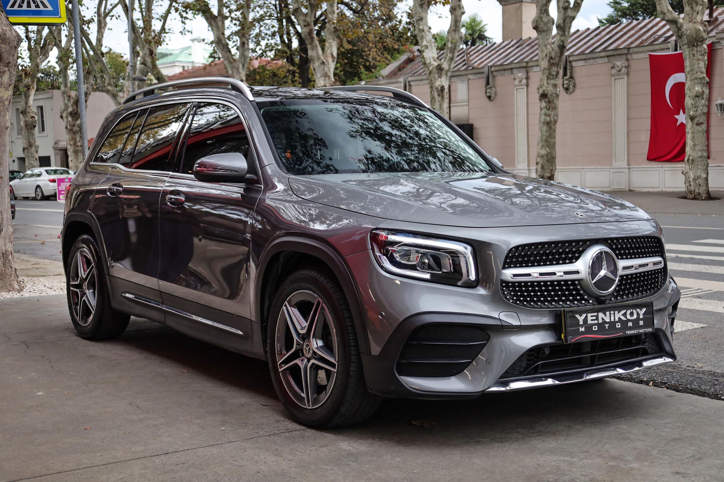 MERCEDES BENZ GLB 200 AMG