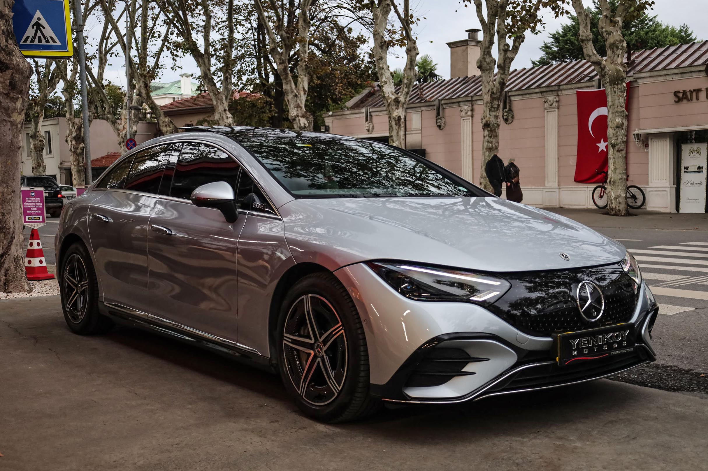 MERCEDES BENZ EQE 350+ AMG