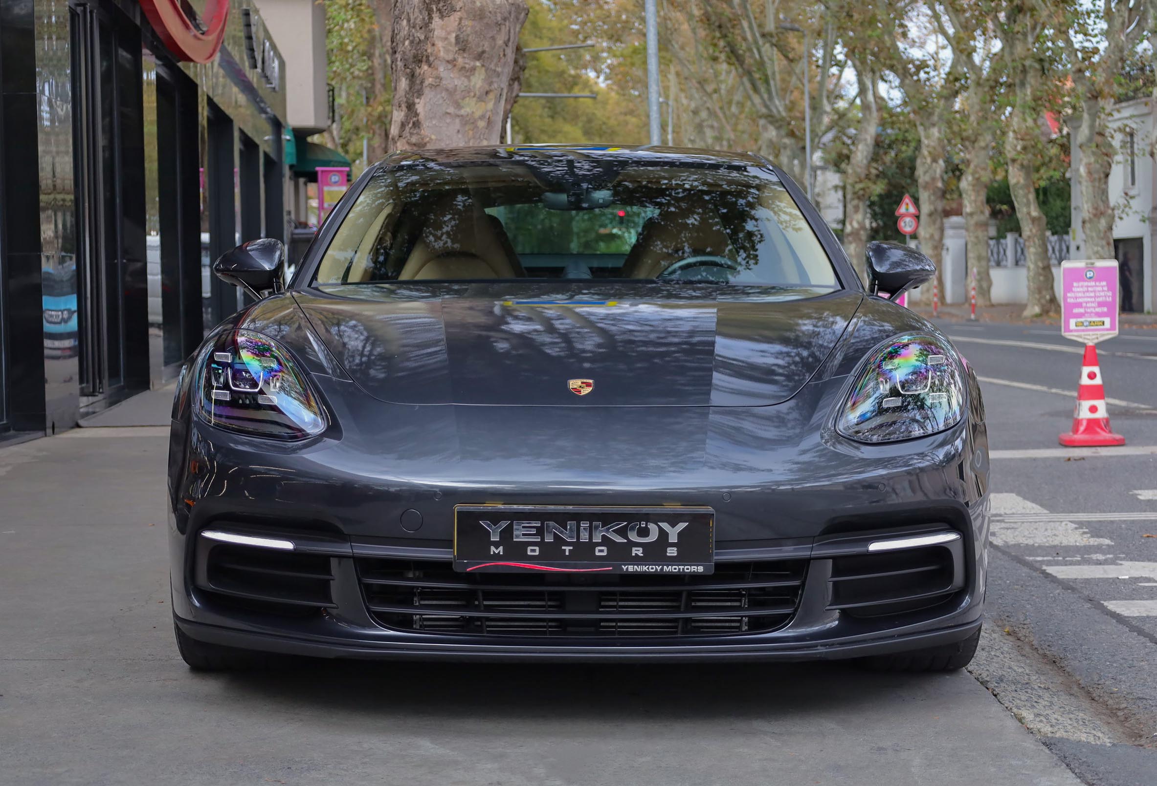 PORSCHE PANAMERA 4