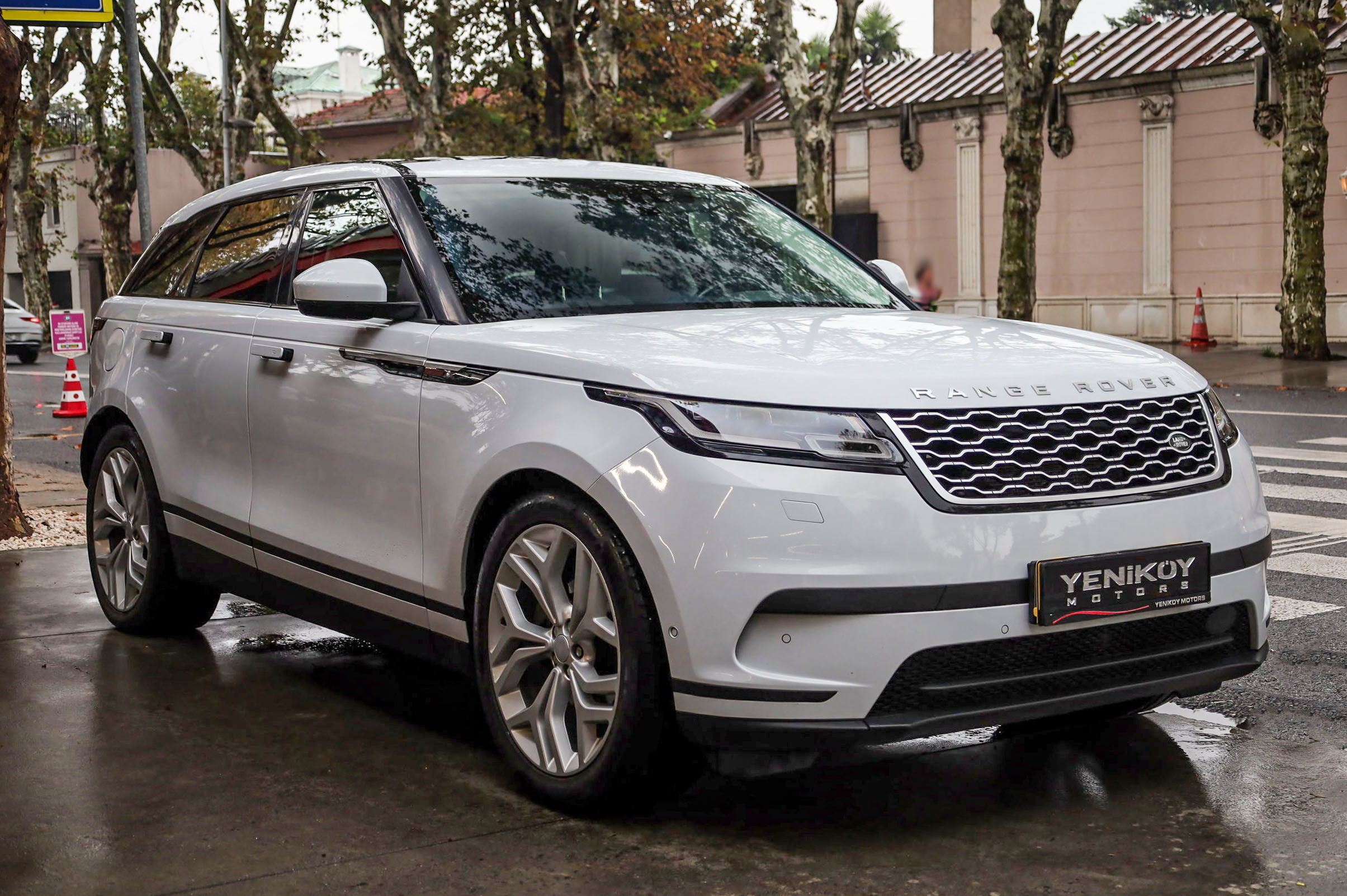 RANGE ROVER VELAR D240 HSE
