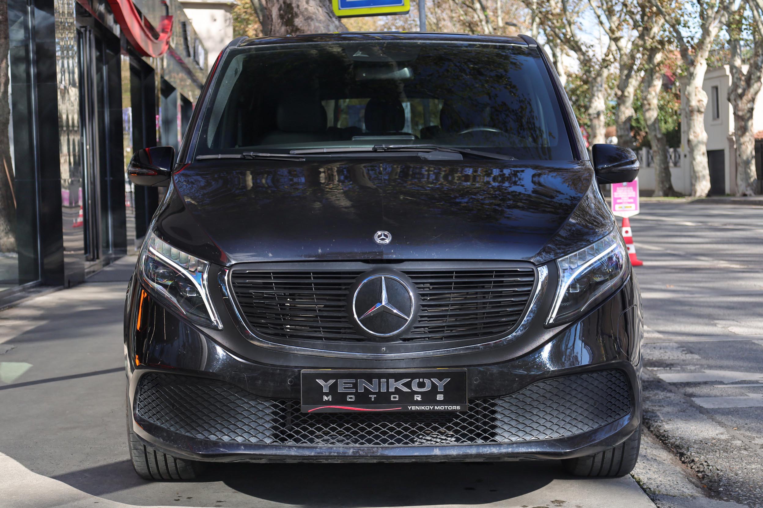 MERCEDES BENZ EQV 300