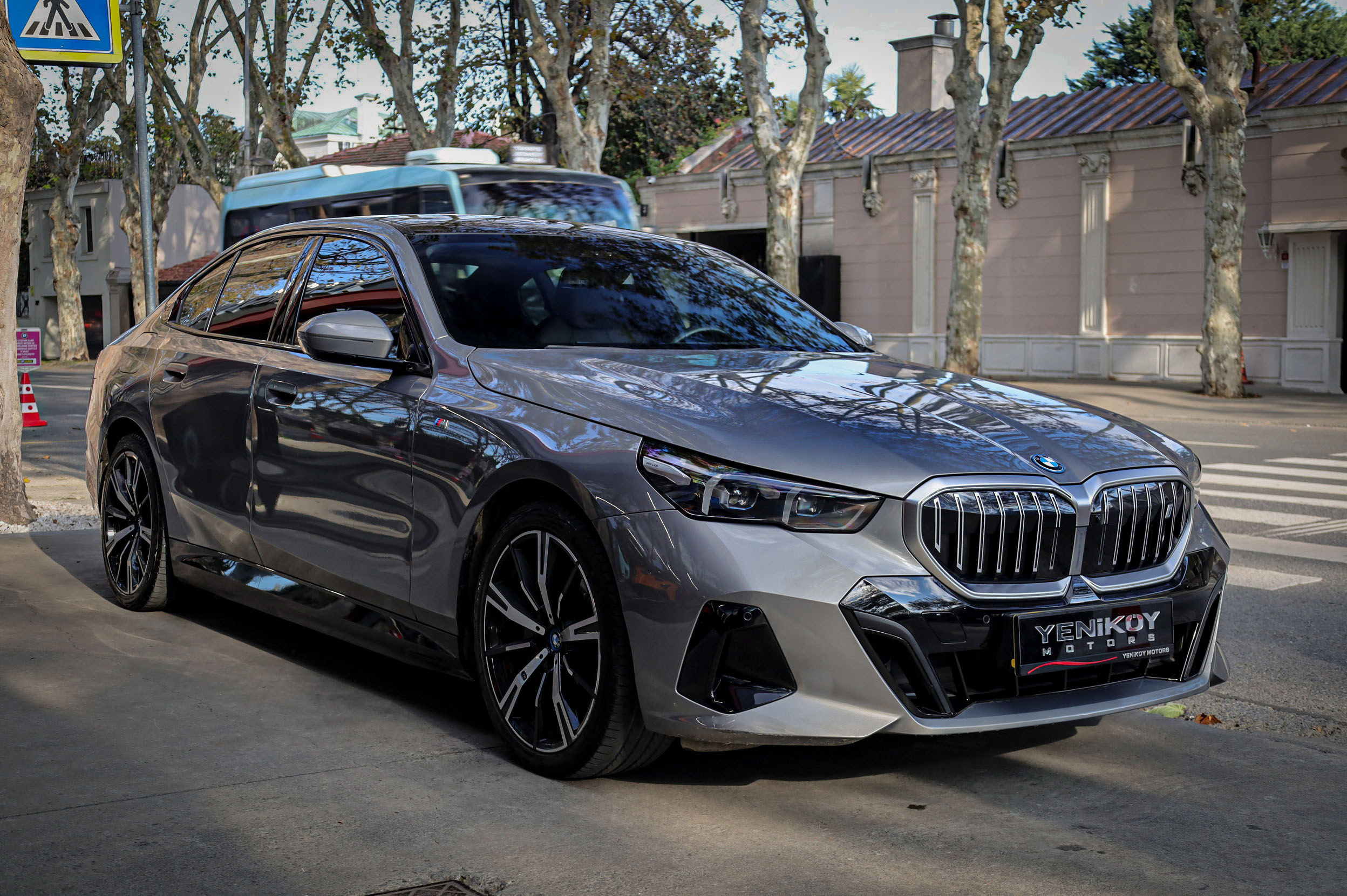 BMW İ5 XDRİVE40 M SPORT