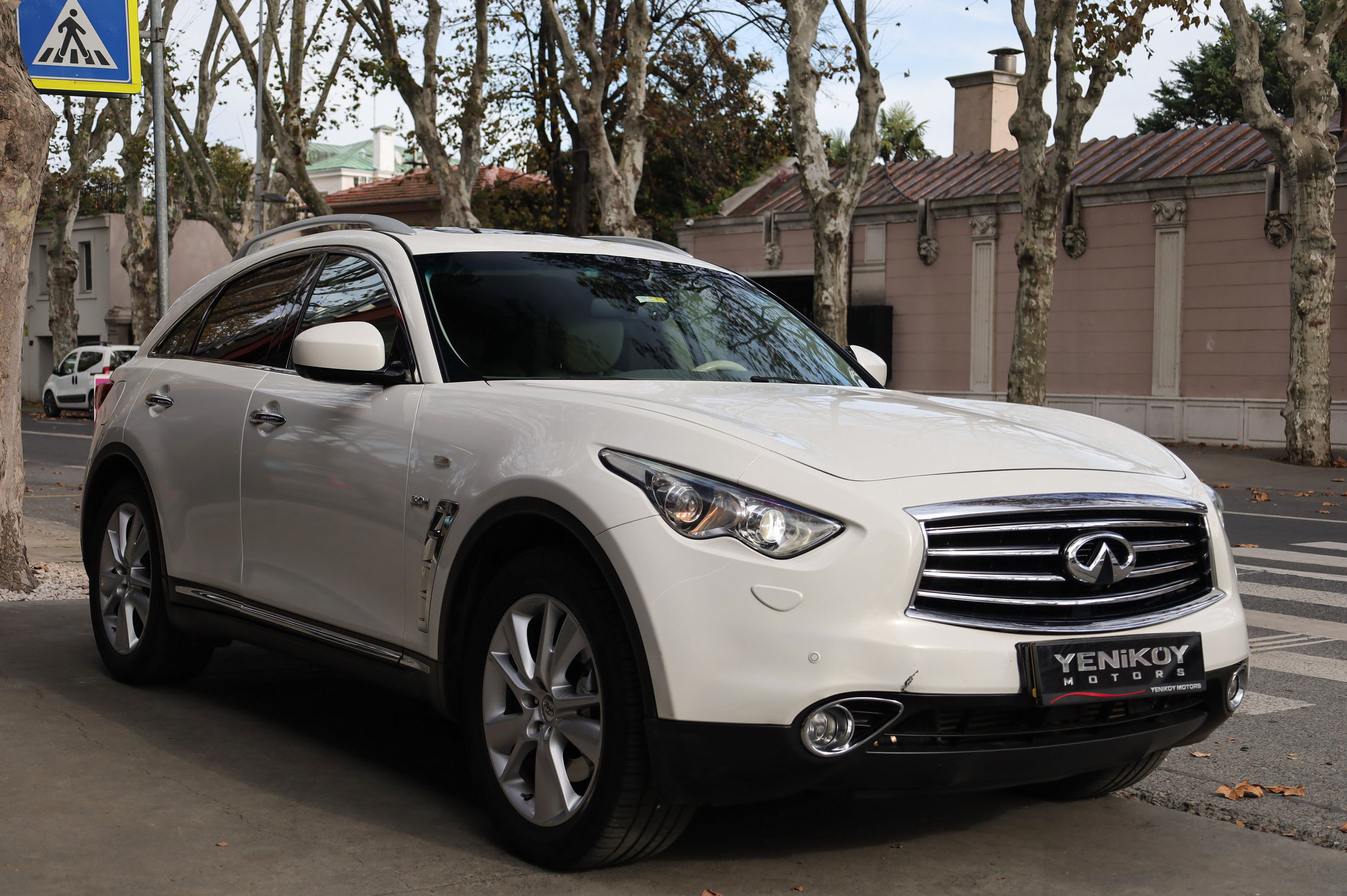 INFİNİTİ QX70 3.0D S PREMİUM