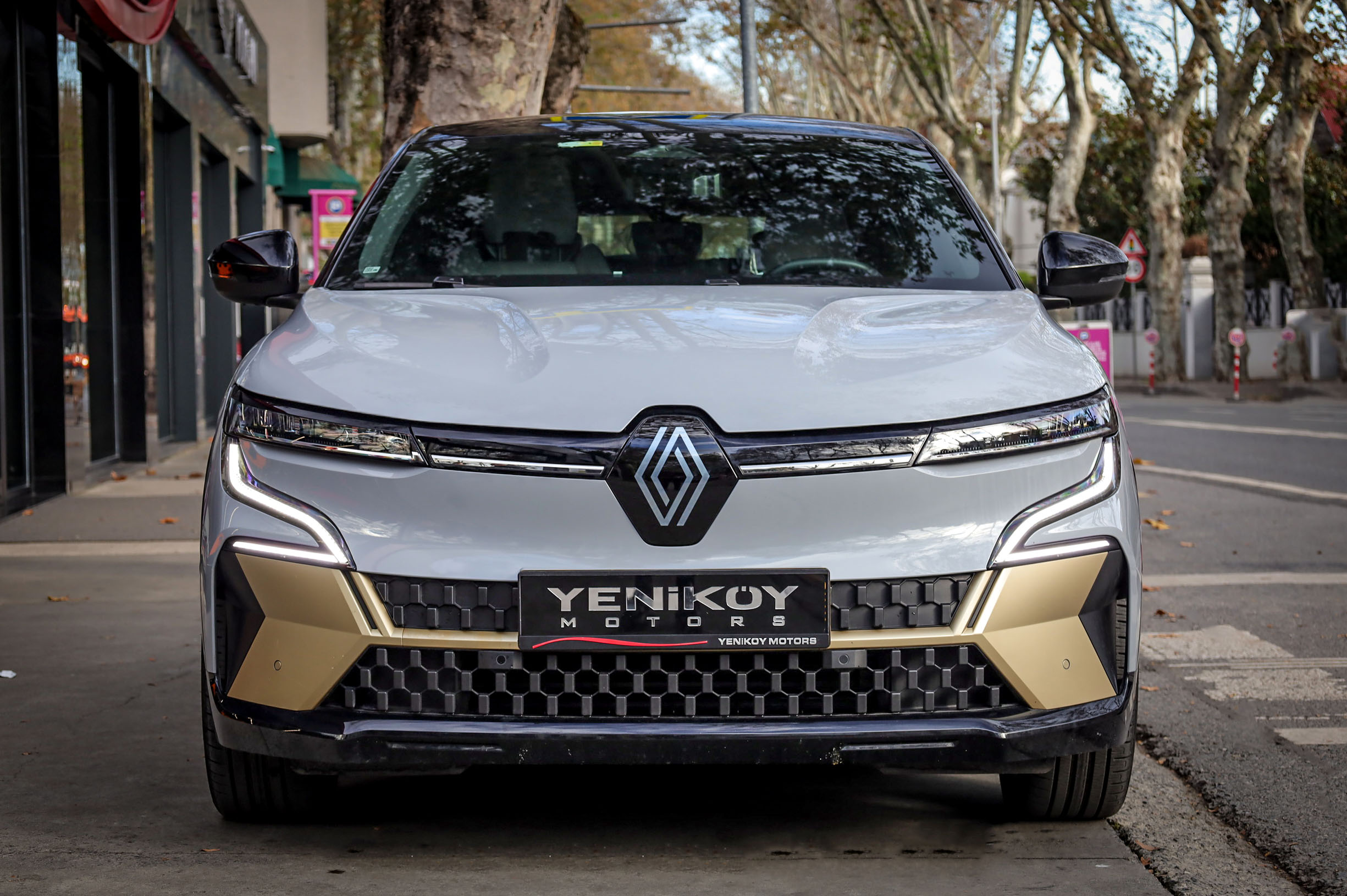 RENAULT MEGANE E-TECH ICONIC EV60