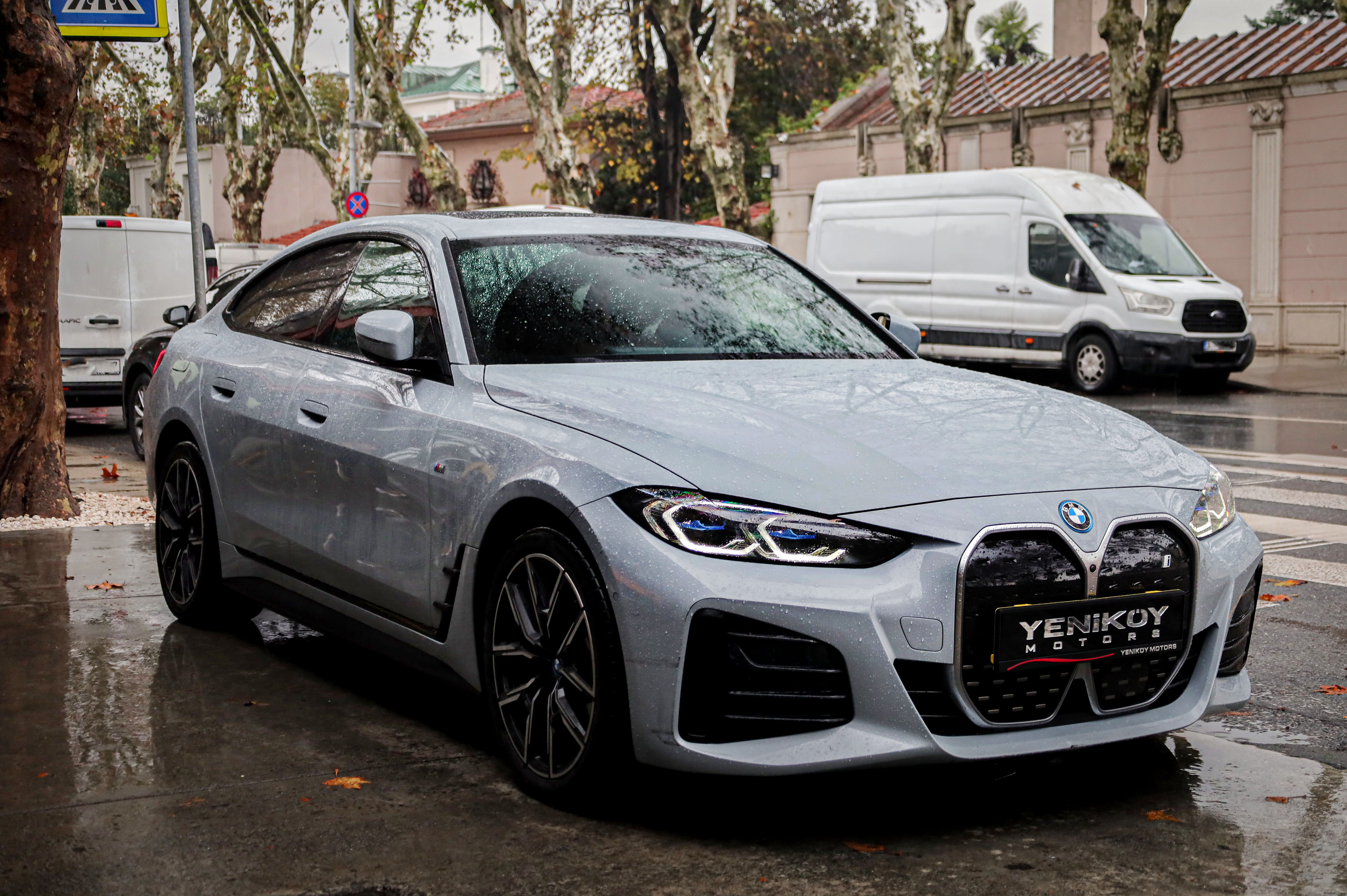 BMW İ4 eDRİVE 40 M SPORT