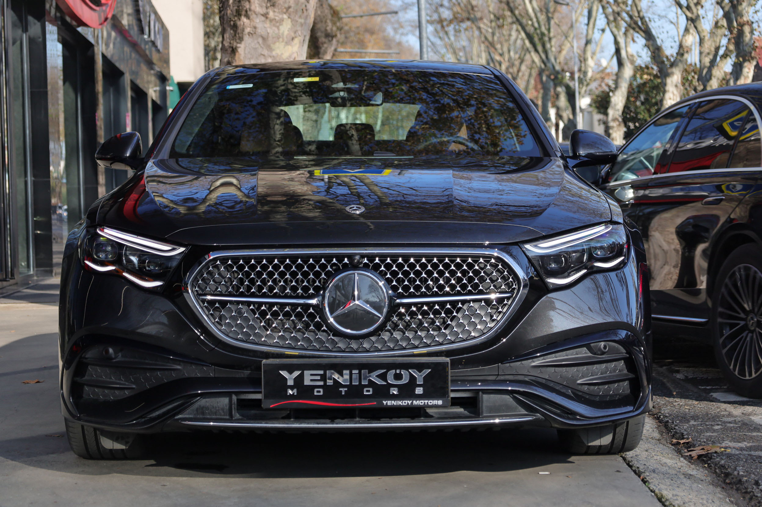 MERCEDES BENZ E180 AMG