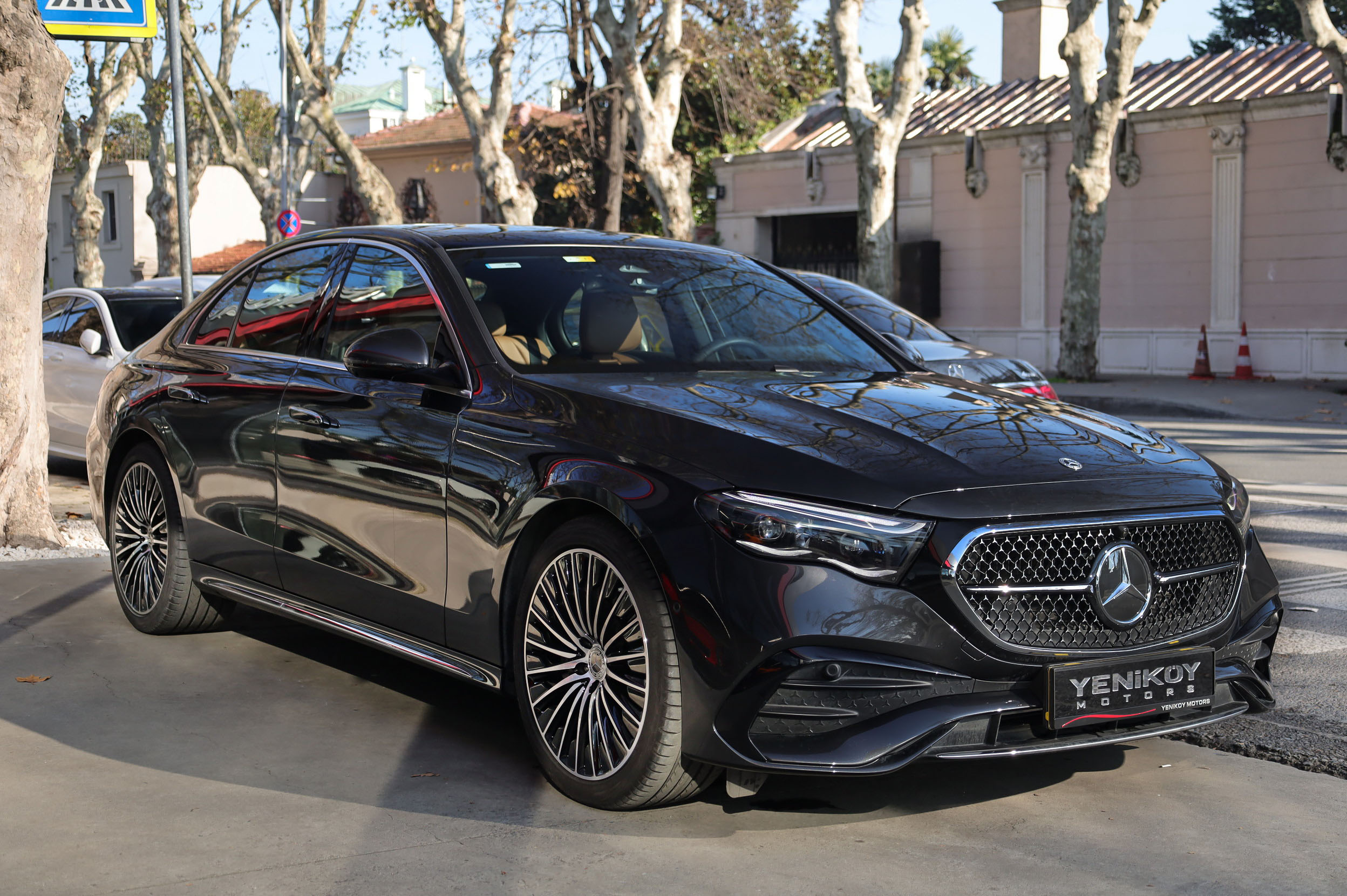 MERCEDES BENZ E180 AMG