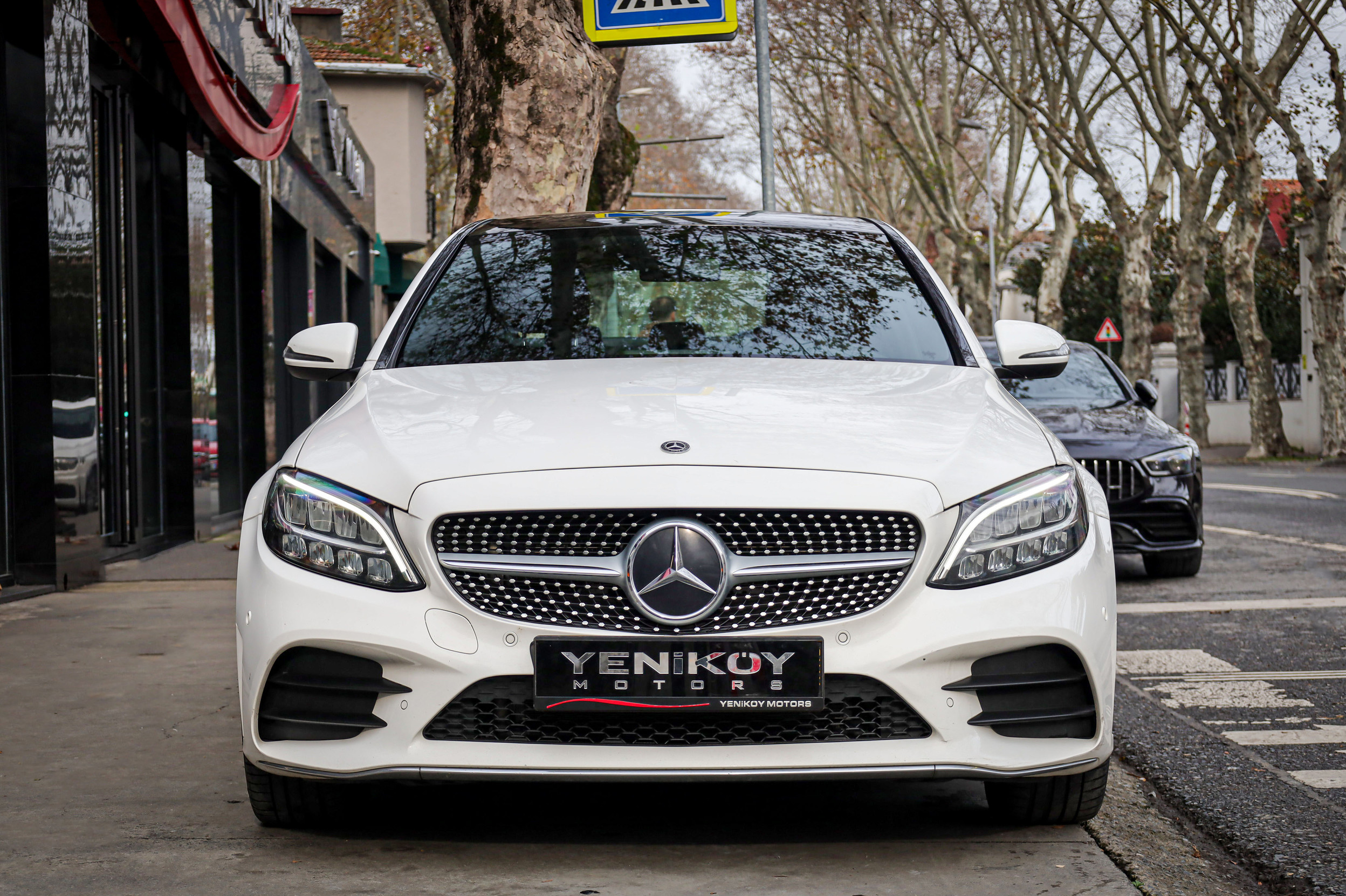 MERCEDES BENZ C200 AMG