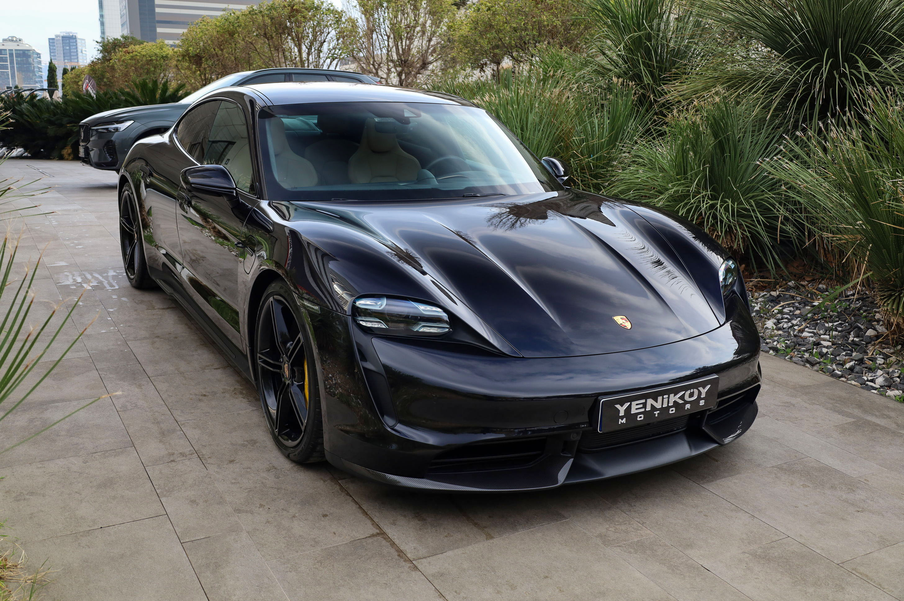 PORSCHE TAYCAN TURBO S