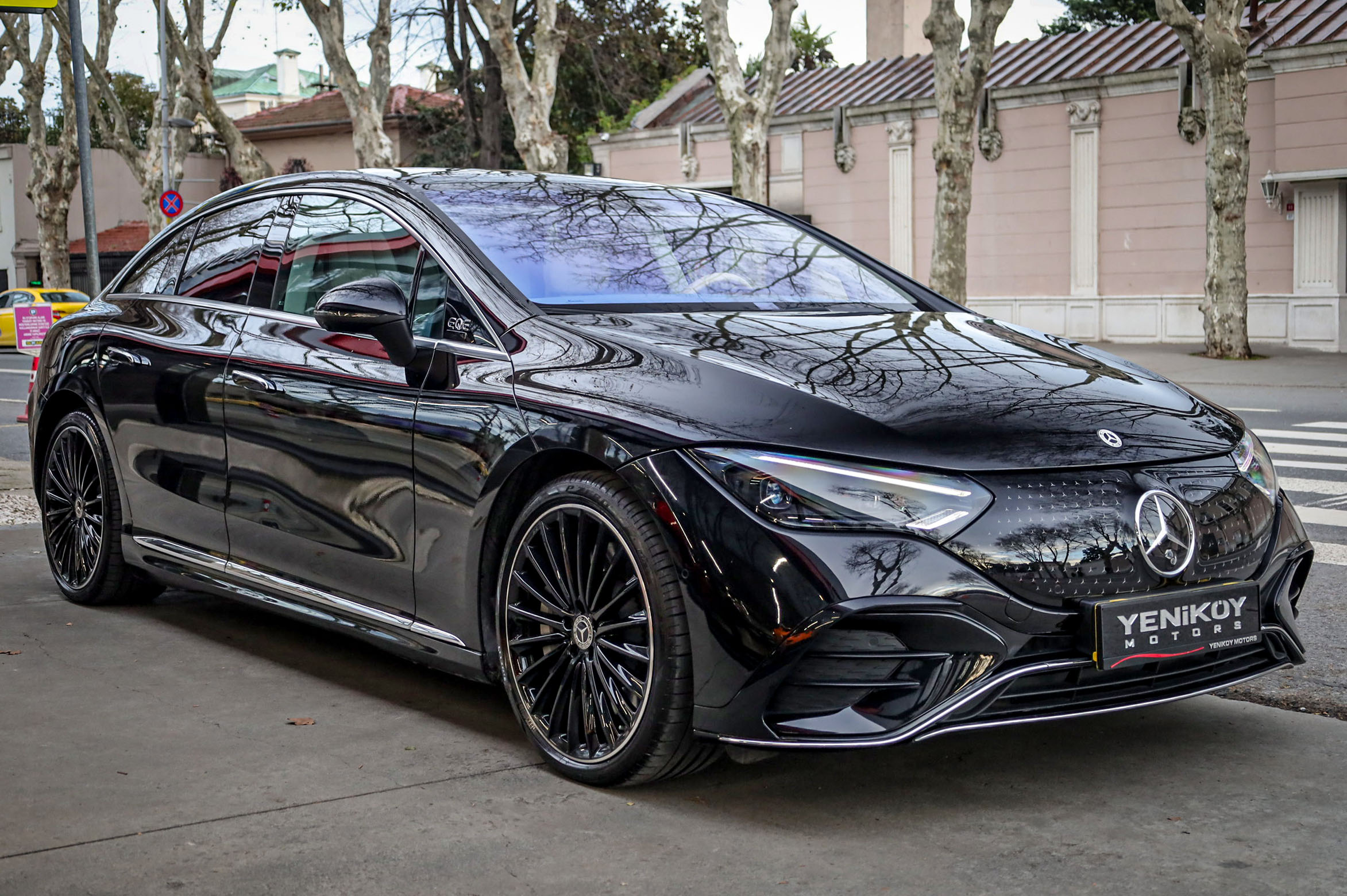 MERCEDES BENZ EQE 350+ FIRST EDITION